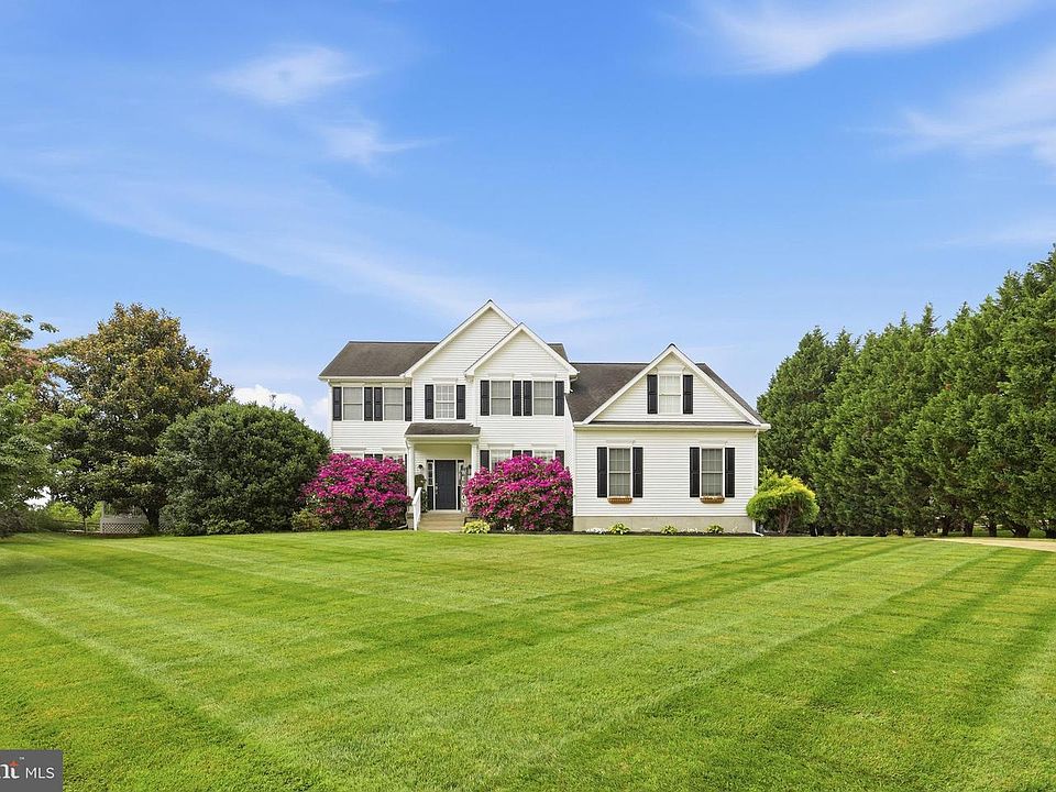 2nd image of 503 Masters Ln