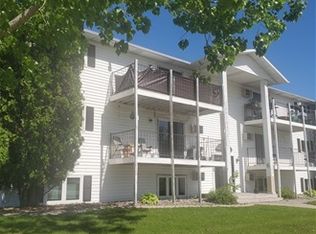 2918 S 17th St APT 304, Grand Forks, ND 58201