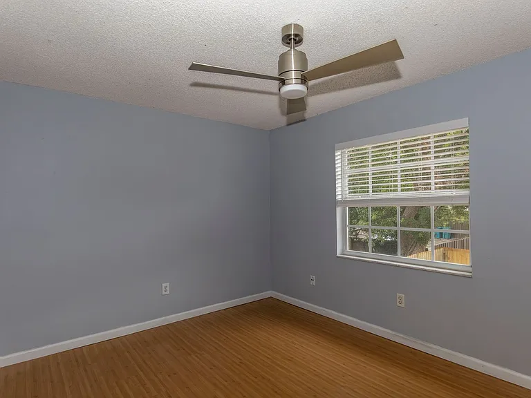 317 E Amelia St #8 — Photo 7