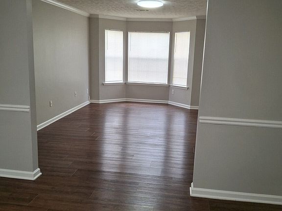 4th image of 235 Vaness Dr