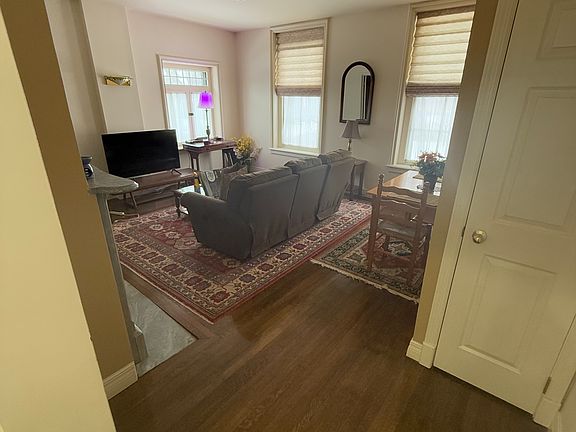 5th image of 232 Linwood Ave APT B