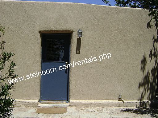 1st image of 624 1/2 E Hadley Ave