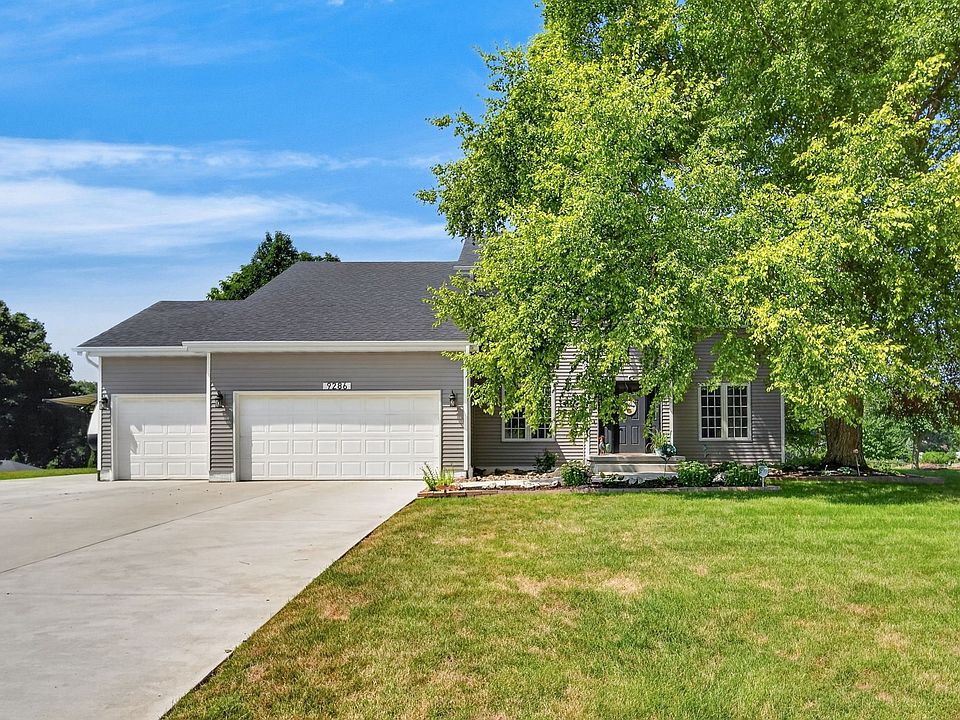 1st image of 9286 NW Lakeridge Ln