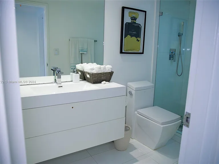 5601 Collins Ave #1614 — Photo 11