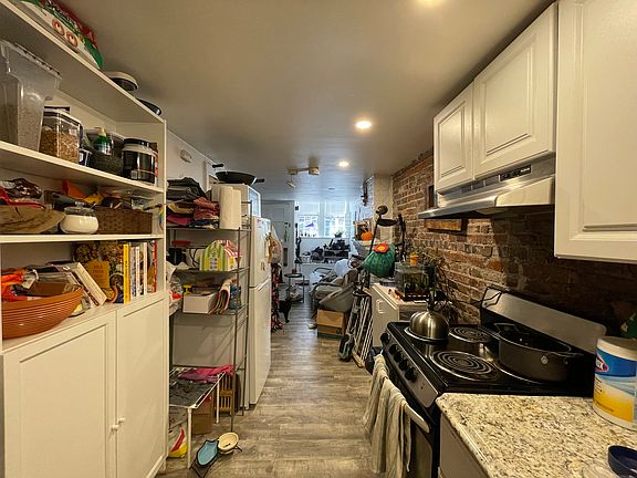 4th image of 40 Anderson St APT 2