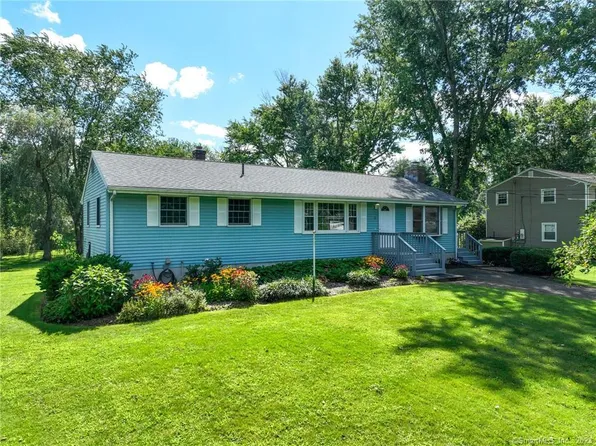 13 Circle Drive, North Branford, CT 06471