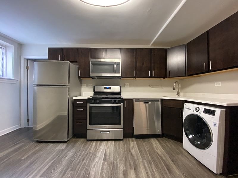 Stunning kitchen with plenty of storage space