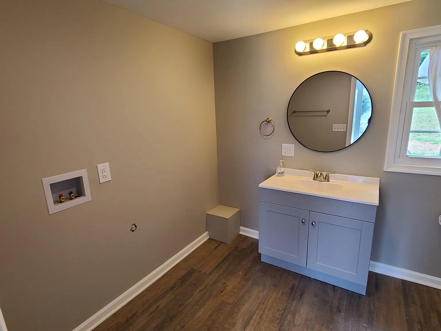4 bed, 2300 sqft, $1,995 — Photo 3