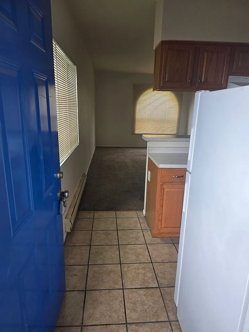 2 bed, 1.0 bath, 684 sqft, $825 — Photo 1