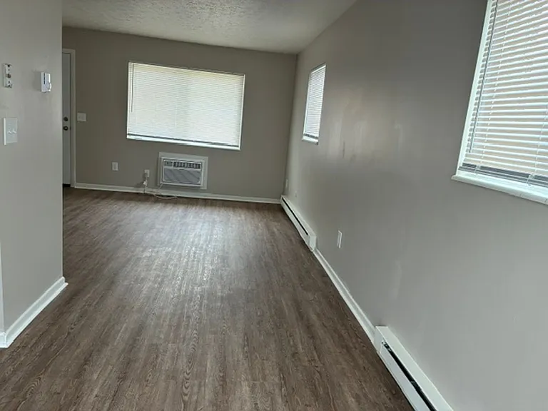 Waynedale Circle Apartments — Photo 54