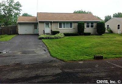 1st image of 224 N Woodland Dr