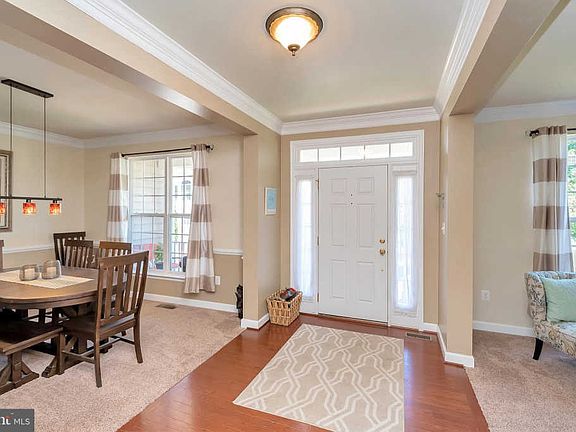 3rd image of 9011 Laurel Oak Ln