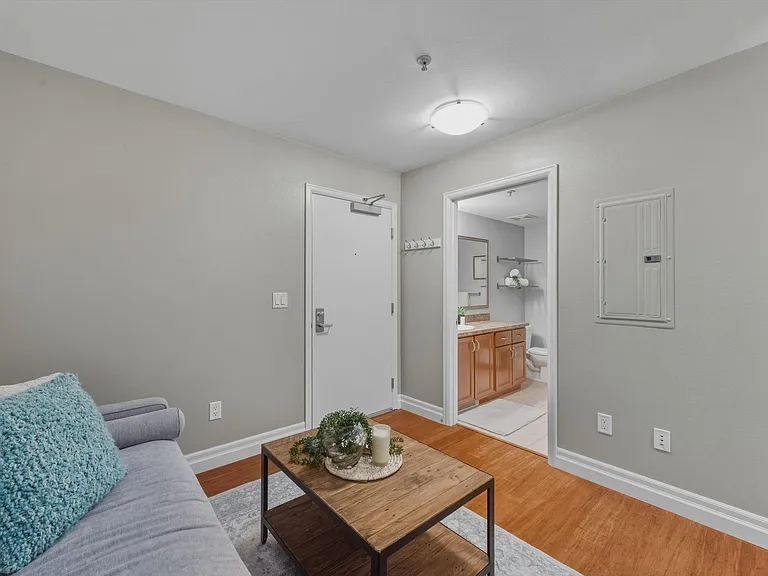 960 Harris Ave #307 — Photo 17