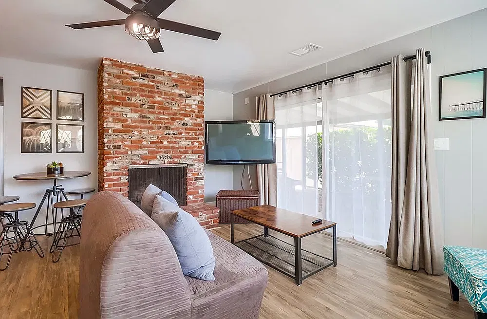 4 bed, 1573 sqft, $5,500 — Photo 3