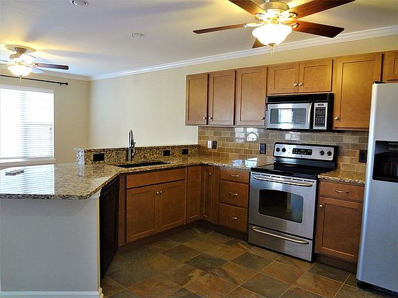 5th image of 51 Westfield Pl