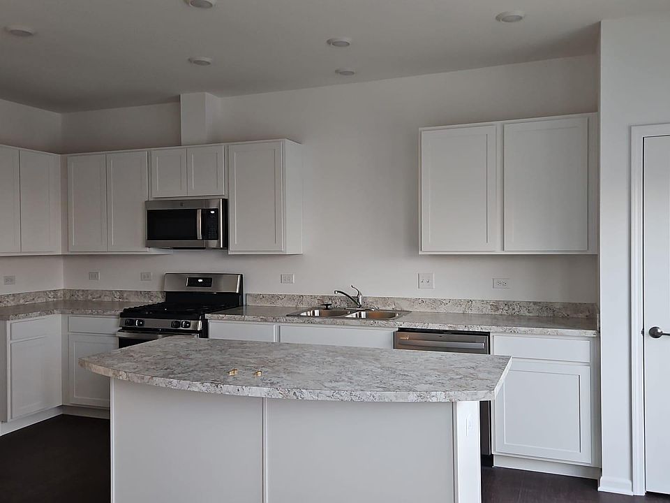 525 Wolverine Dr, Aurora, IL 60502 Zillow