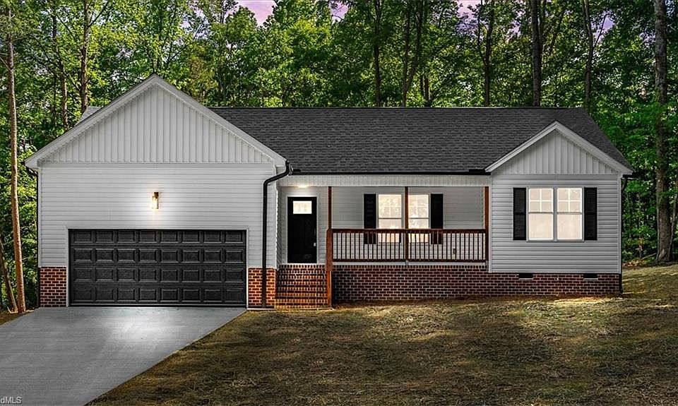 1st image of 4007 Village Dr