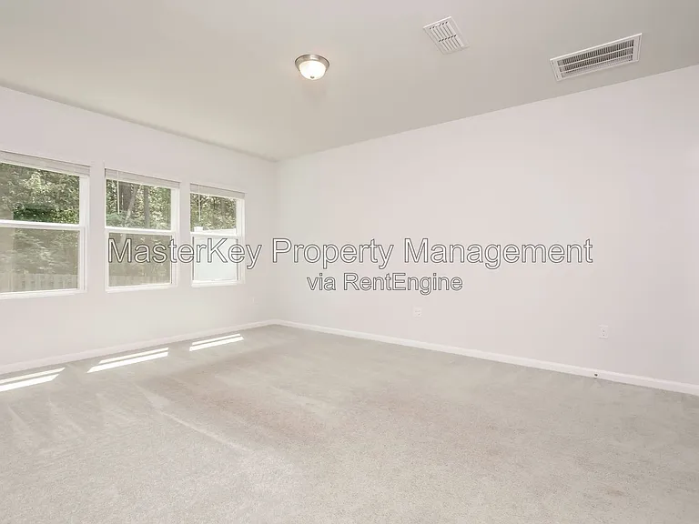 804 McKenzie Park Ter — Photo 11
