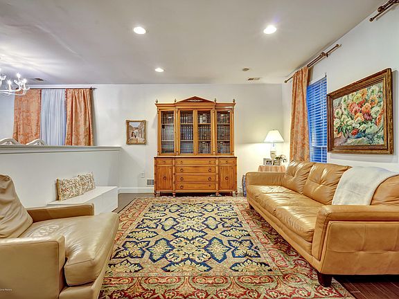 4th image of 189 Lynn Ct #1000