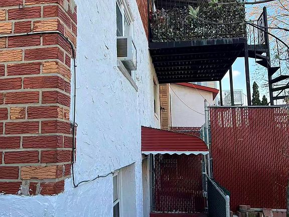 3rd image of 347 Quincy Avenue