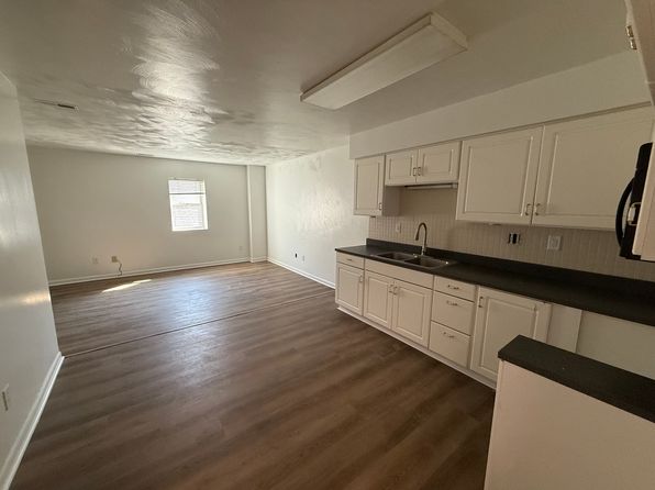 527 Broad Ave APT 11