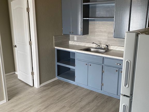 4th image of 223 N Main St #6