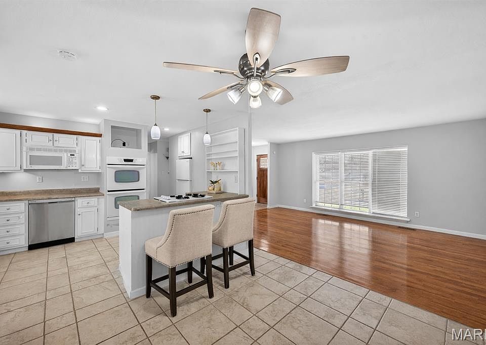 1727 Schulte Hill Dr, Maryland Heights, MO 63043 | Zillow