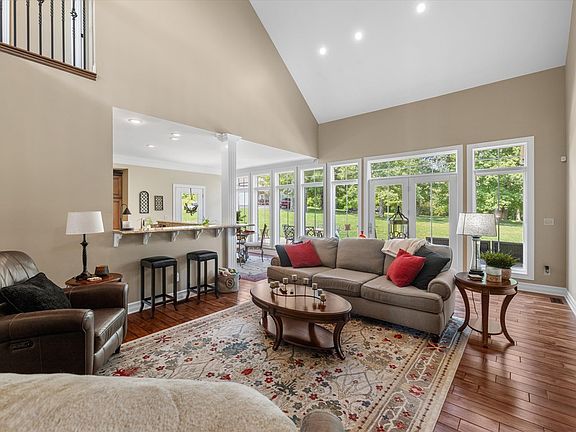 5th image of 101 W Highland Park