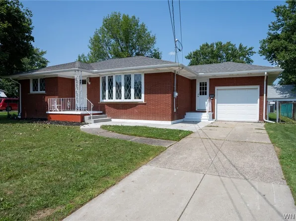 28 Evergreen Pl, Cheektowaga, NY 14225