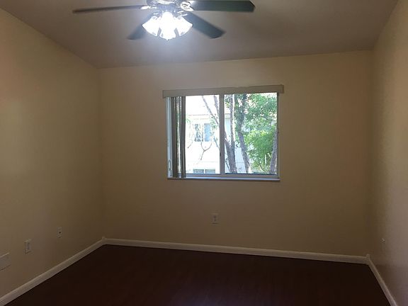 4th image of 1250 SE 28th Ct Unit 201