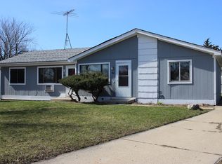 1140 Ohio Ct, Aurora, IL 60505