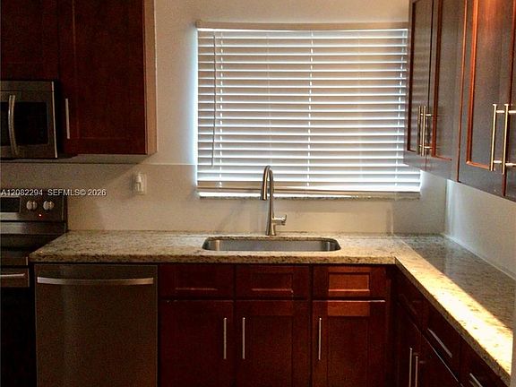 4th image of 309 Bird Rd Unit 309