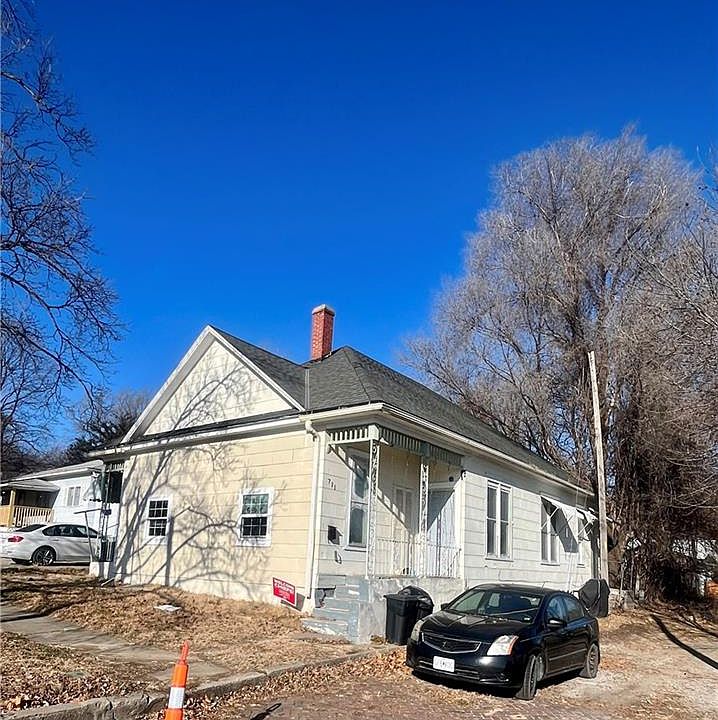 2nd image of 709-711 E Highland Ave