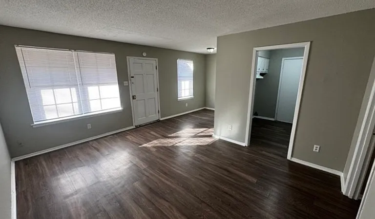 3646 Rhea Ave — Photo 2