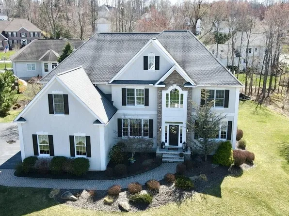 601 Pin Oak Pl, Moscow, PA 18444