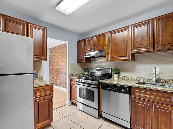 2nd image of 19413 Brassie Pl APT 204