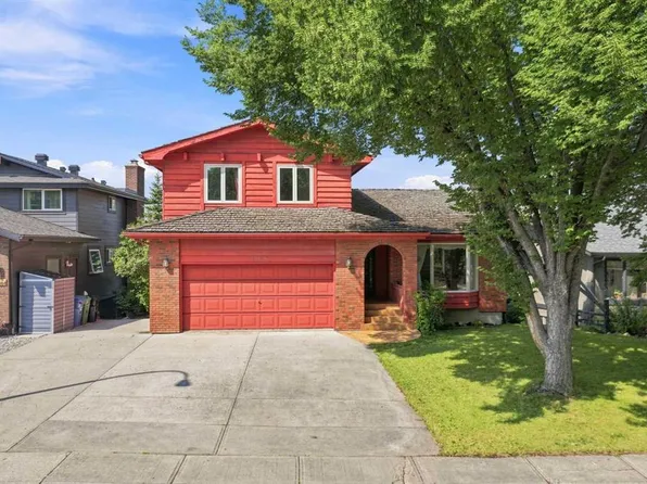 1148 E Edgemont Rd NW, Calgary, AB T3A 2J8