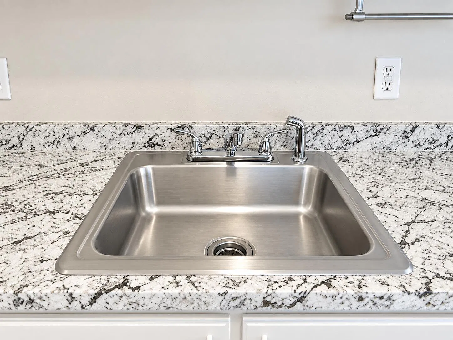 1 bed, 1.0 bath, 585 sqft, $1,600 — Photo 4