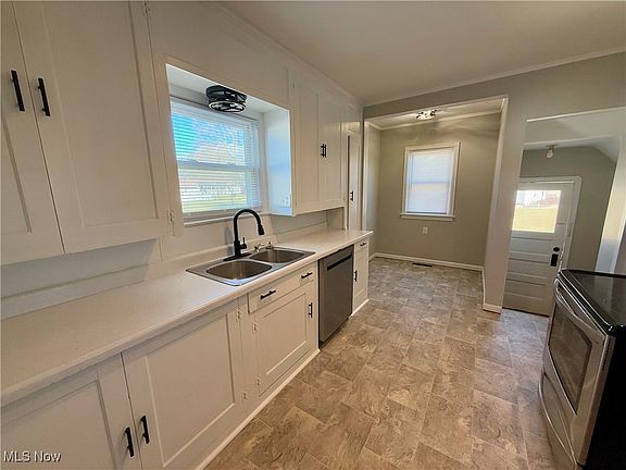 3rd image of 743 Park Ave NW