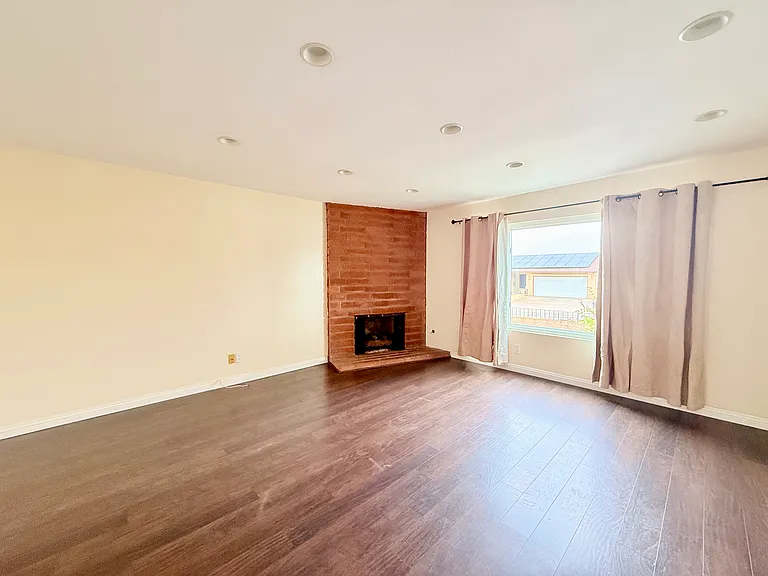 5775 Altamont Dr — Photo 4