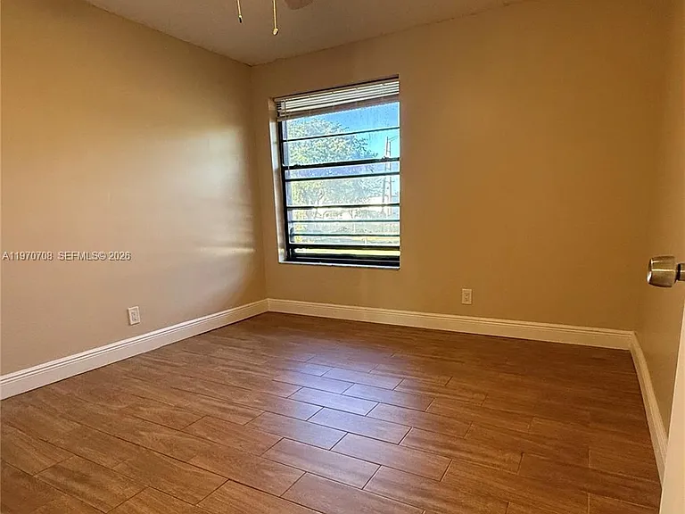 201 Lake Pointe Dr #202 — Photo 7