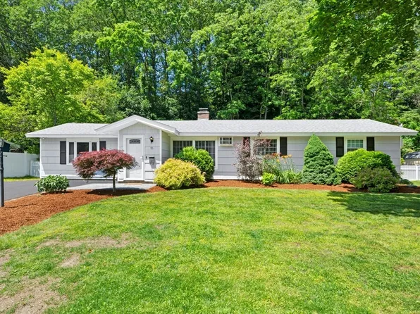 70 Donna Rd, Framingham, MA 01701