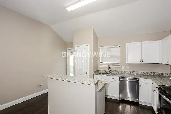 4804 Saint Thomas Pl — Photo 9