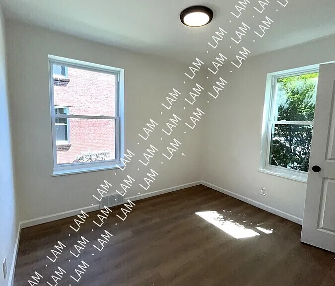 3915 Jamieson Avenue 2E #1E-1W-2W — Photo 2
