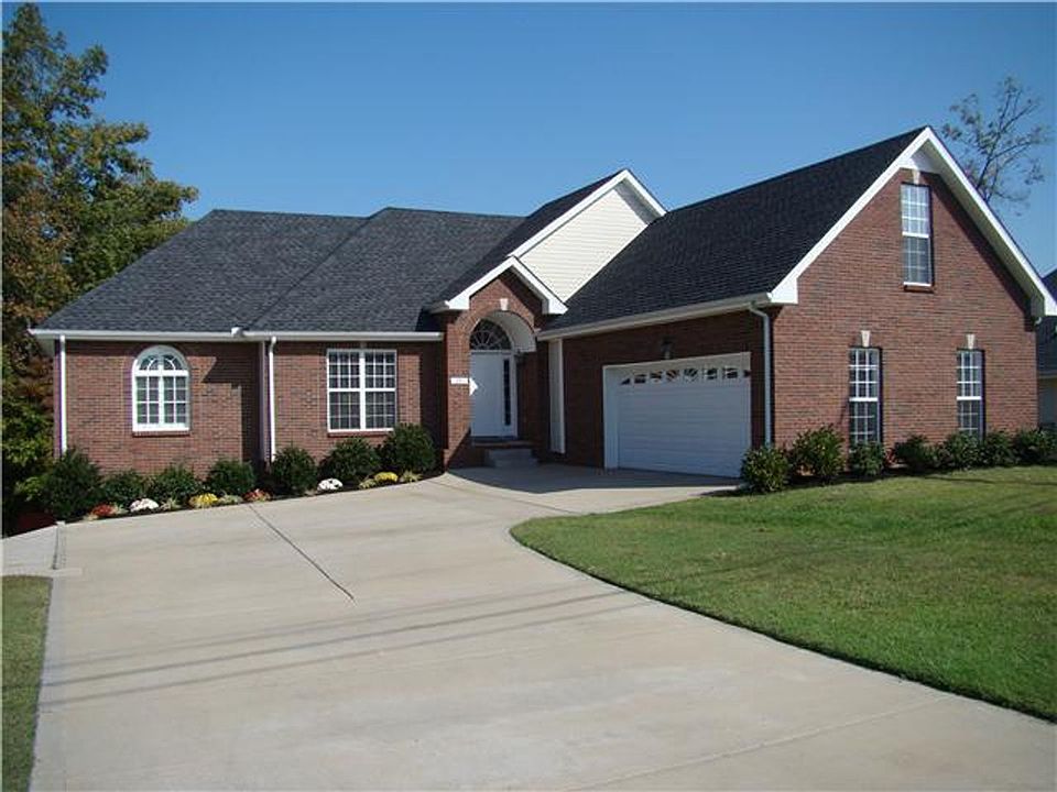 2nd image of 75 West Dr
