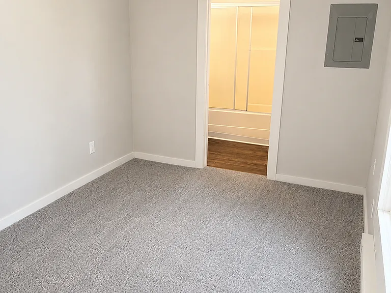 304 N Webb St — Photo 7