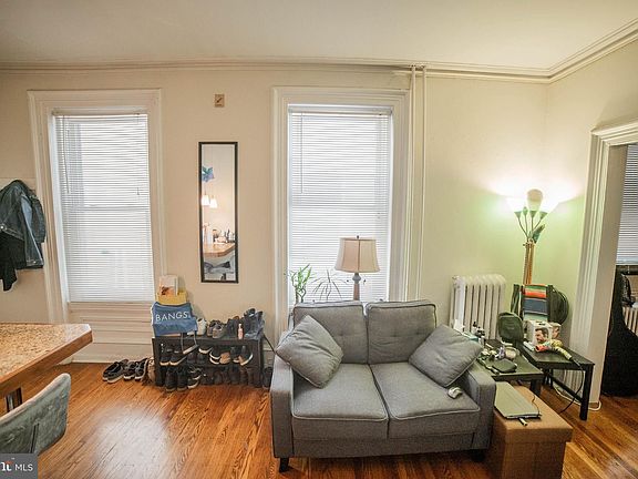 4th image of 257 S 20th St APT 2R