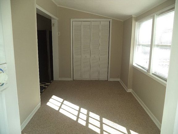 4th image of 806 Jefferson St