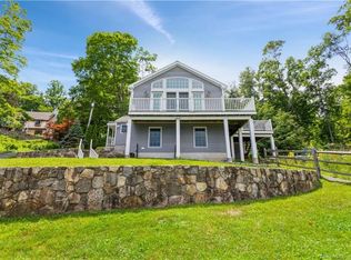 10 7th Ln, Ridgefield, CT 06877