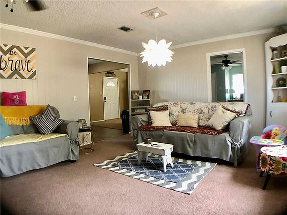 2nd image of 2303 County Road 4771